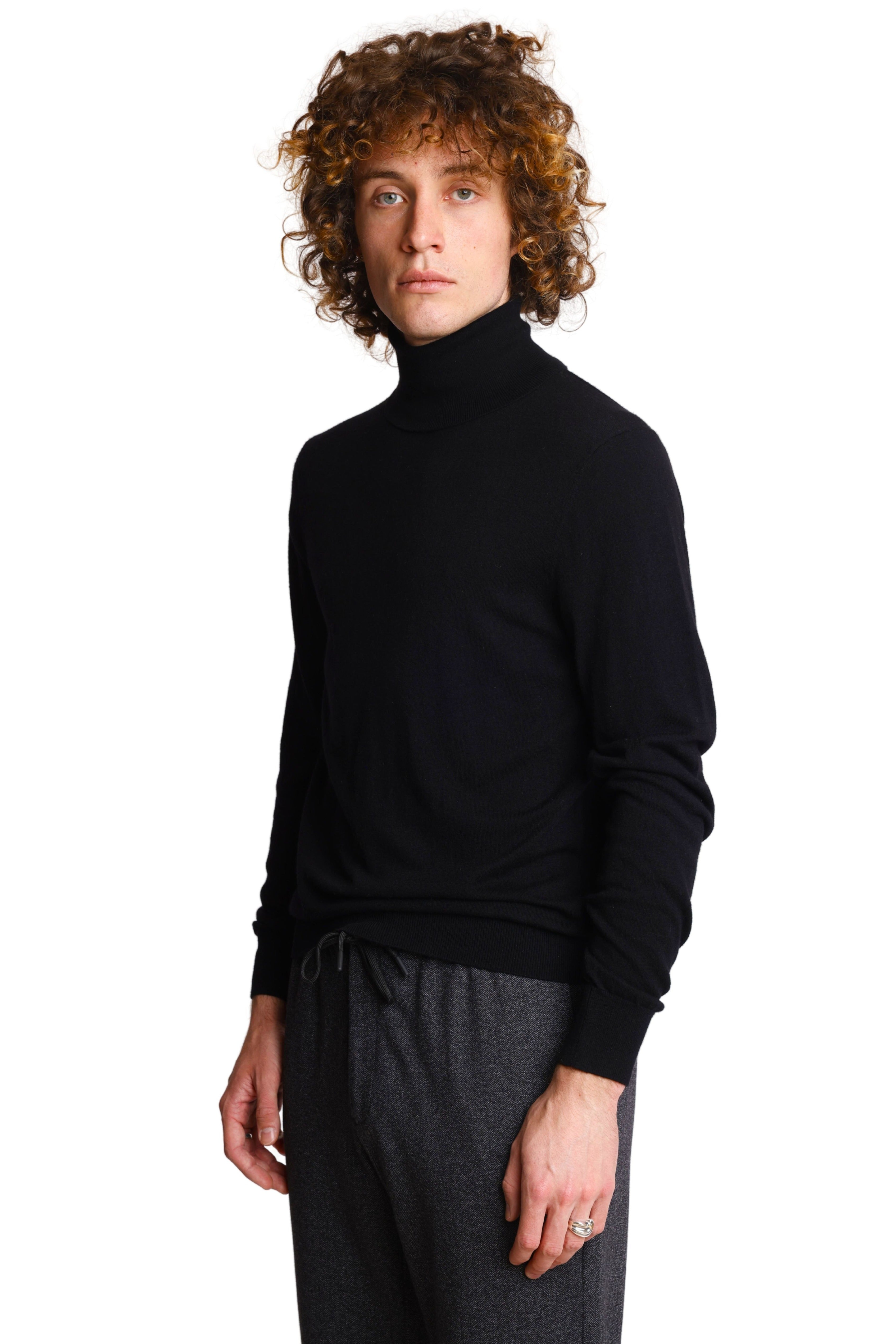 Luxe Fine Gauge Turtleneck - Black